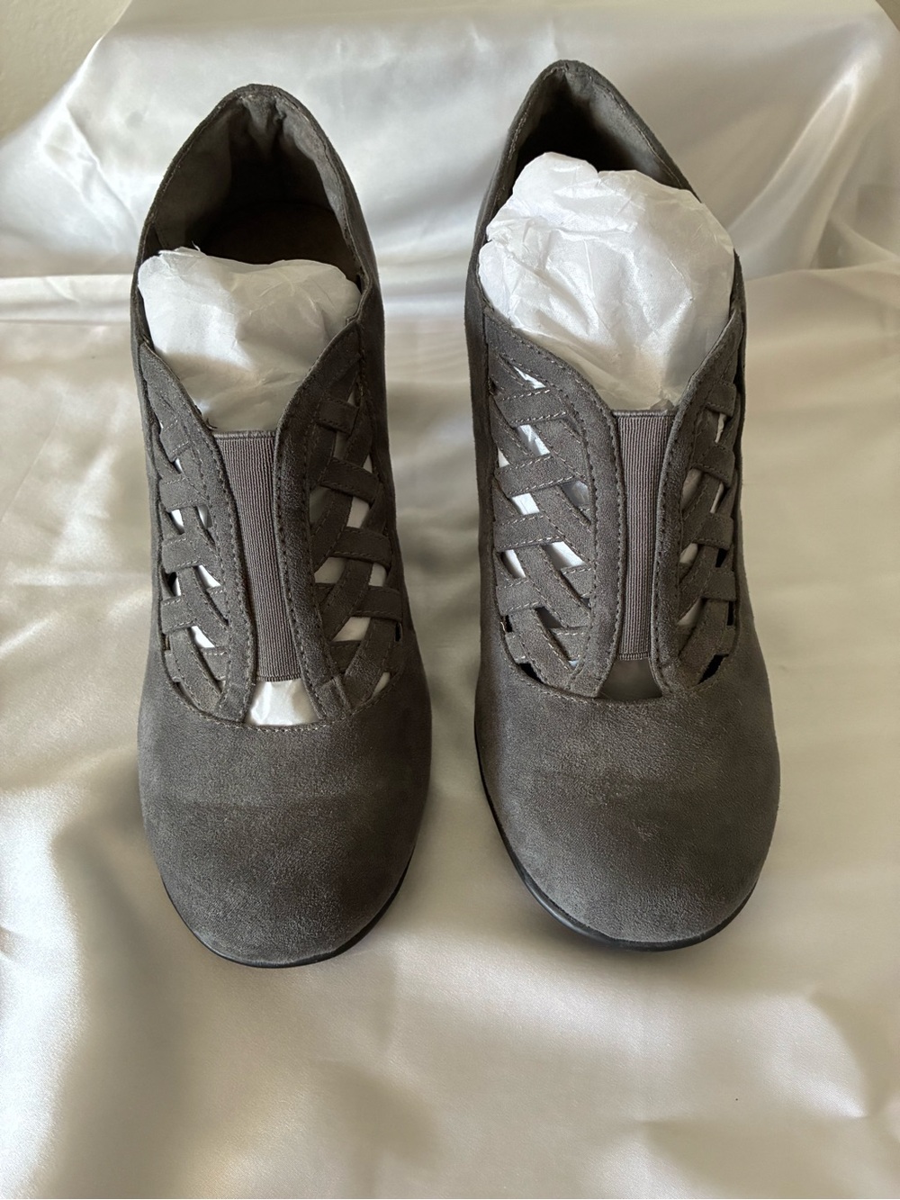 Aerosoles Gray Suede Woven Detail Heels